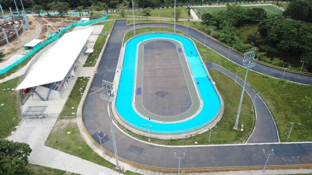 Sistema de alumbrado en escenario deportivo en Ibagué