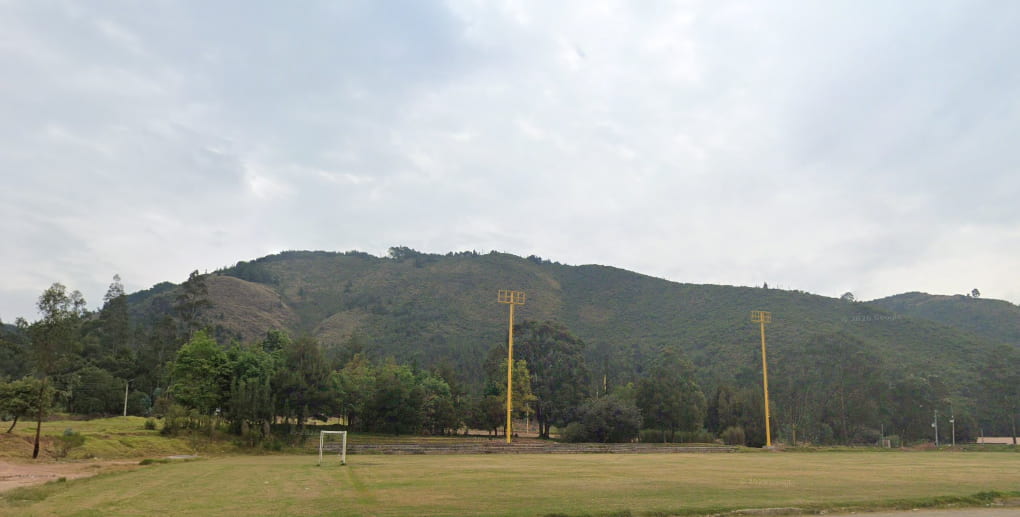 Sistema de iluminación en estadio en Nobsa Boyacá