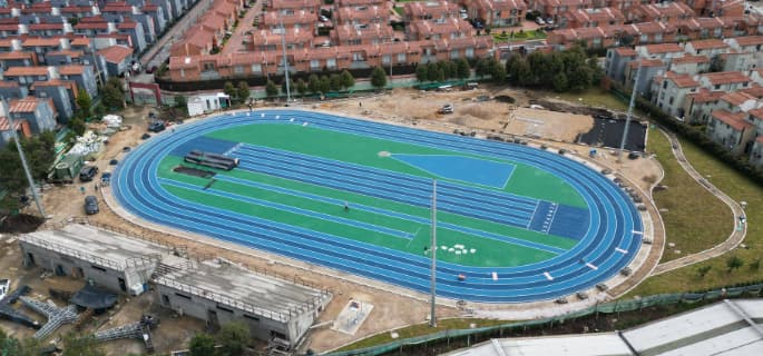 Postes y mástiles para Iluminación en pista de atletismo en Funza Cundinamarca