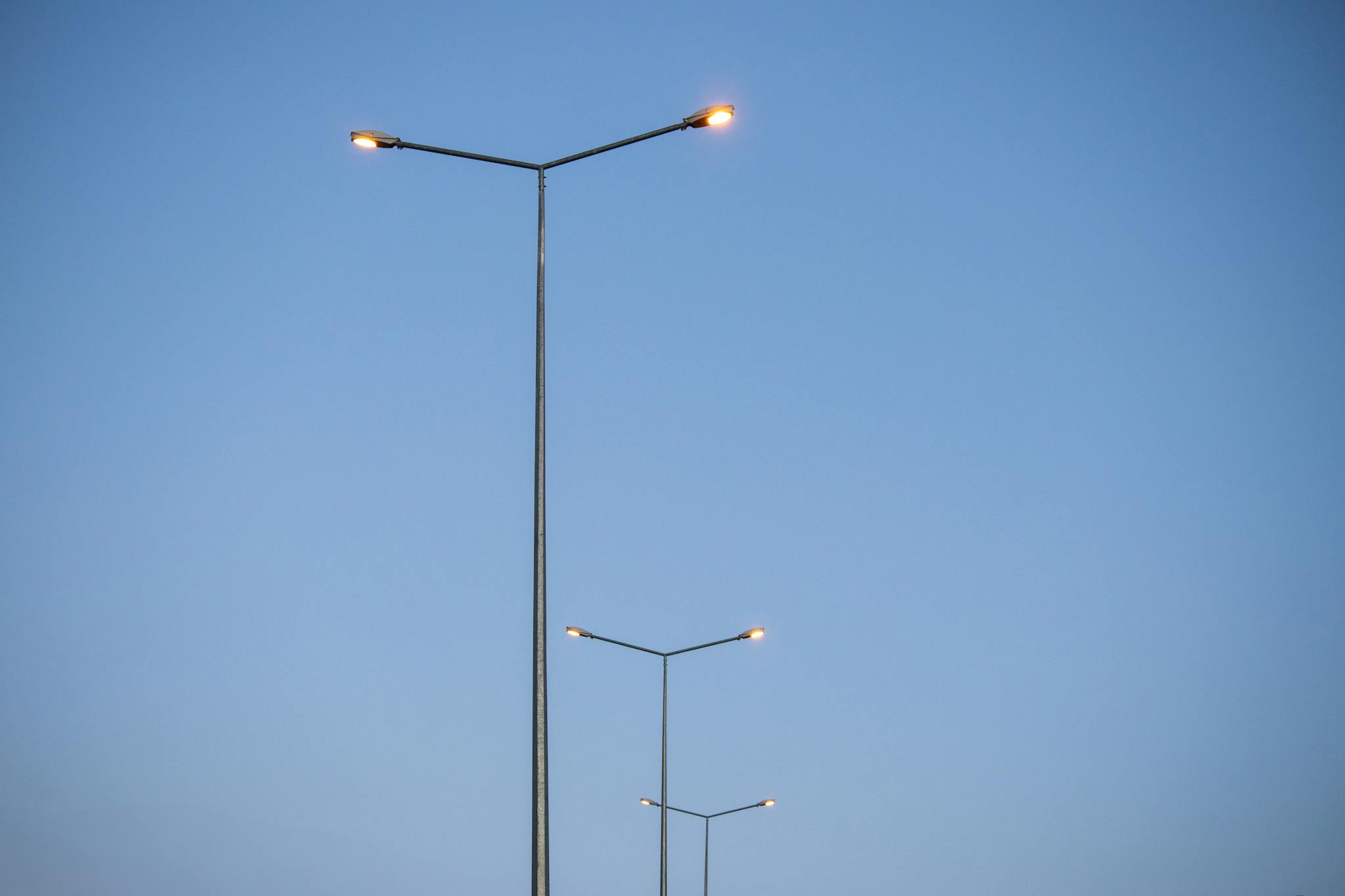 poste-metalico-iluminacion